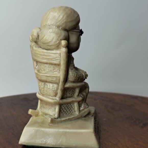 Russ Berrie & Co. World's Greatest Grandma Figure Vintage 1970's - Picture 4 of 8